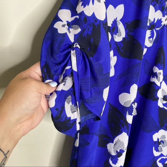 Yumi Kim Blue Floral Joey Tie Neck Peasant Blouse Size Small - Picture 6 of 9